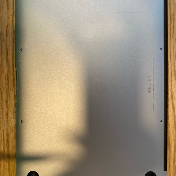 MacBook Air 13” - 2017 128 GB - Picture 4 of 6